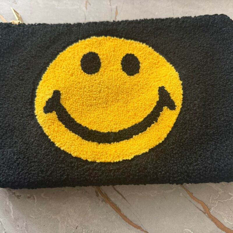 תיק איפור מצמר סמיילי