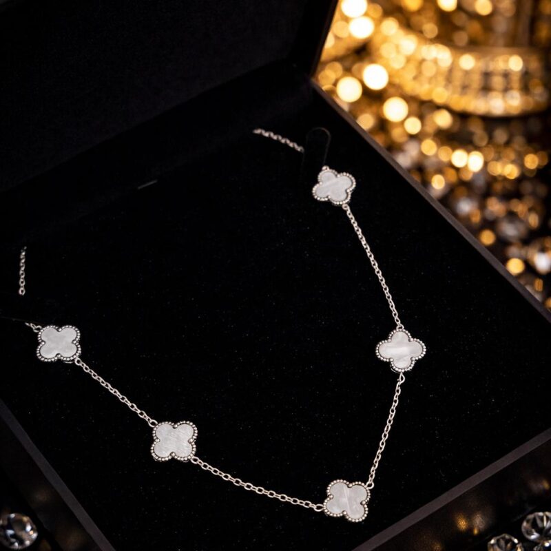 שרשרת תילתן כסופה