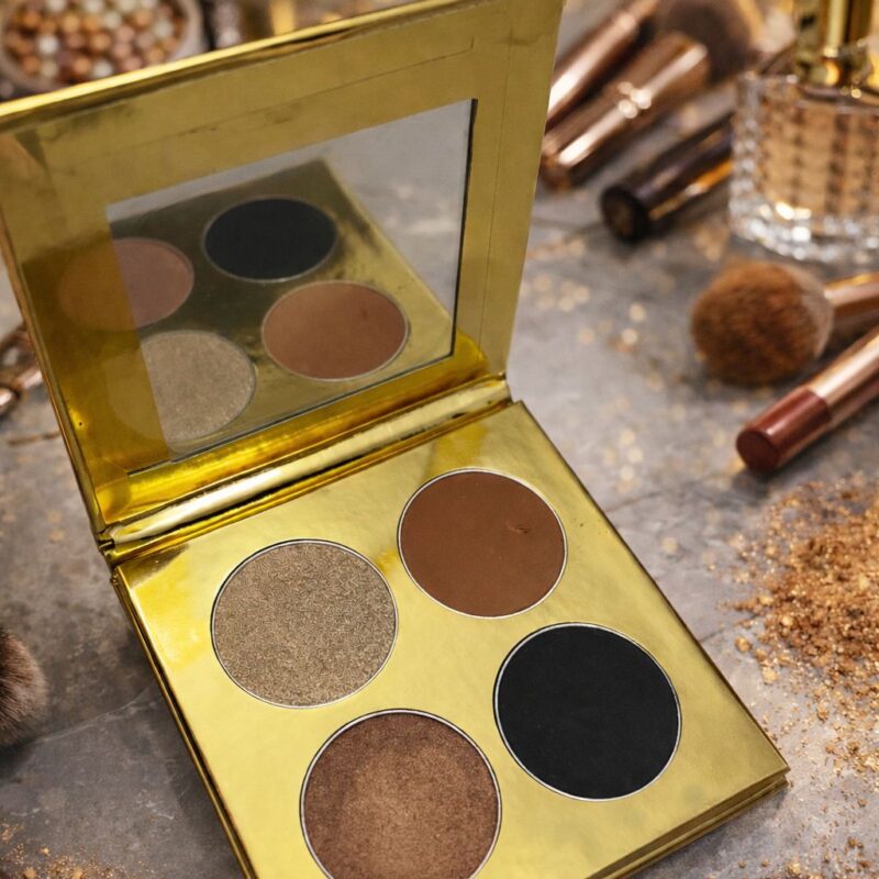 פלטת צלליות בגווני שחור וחום